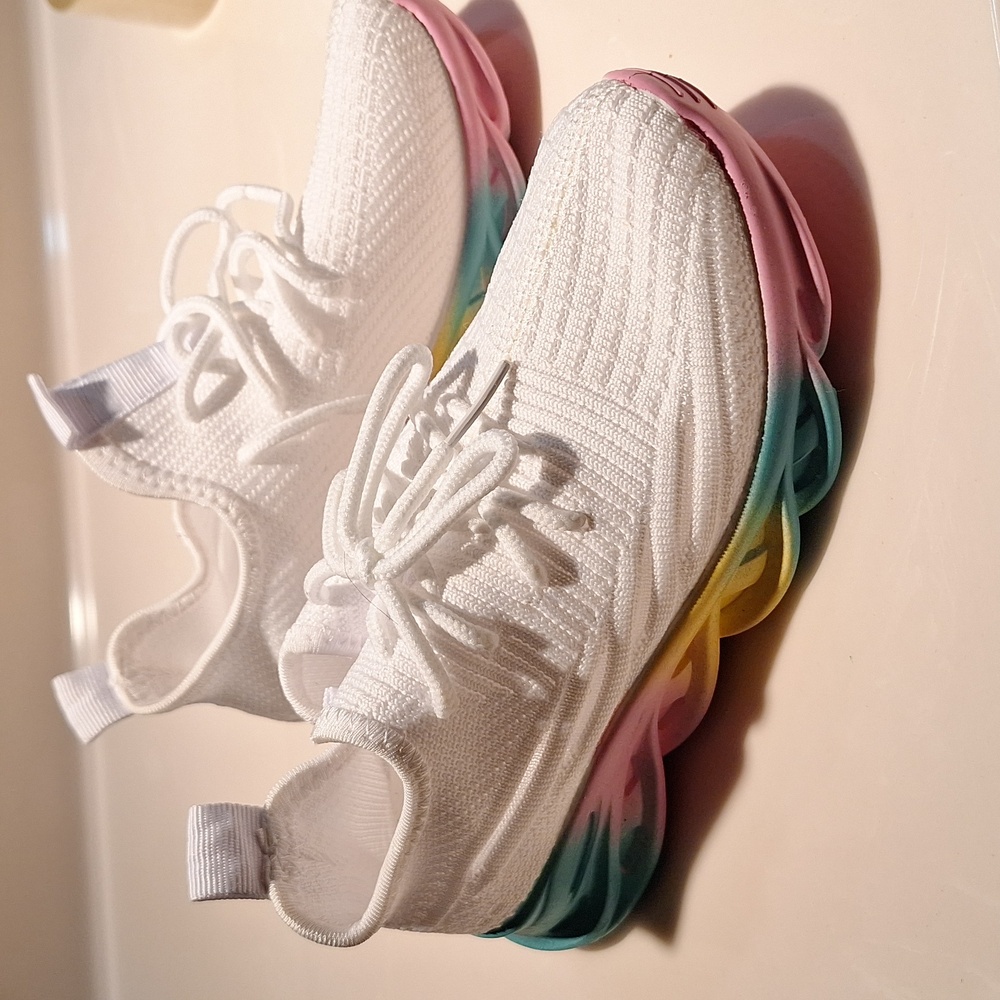Little girls white cloth sneaker